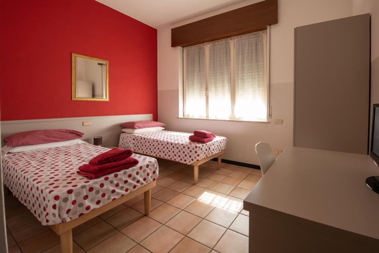 Albergo La Rovere Ровербелла Экстерьер фото