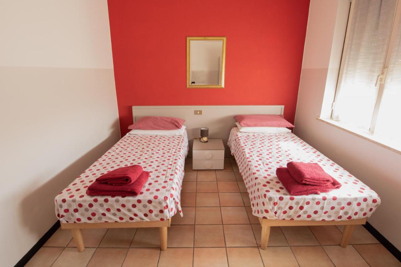 Albergo La Rovere Ровербелла Экстерьер фото